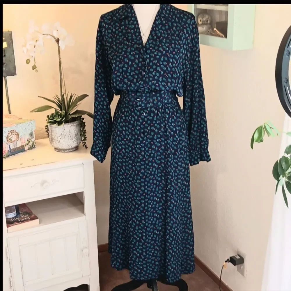 Vintage Liz Claiborn Midi Dress. 30s-40s Vibe. Dark Academia. East Coast City.